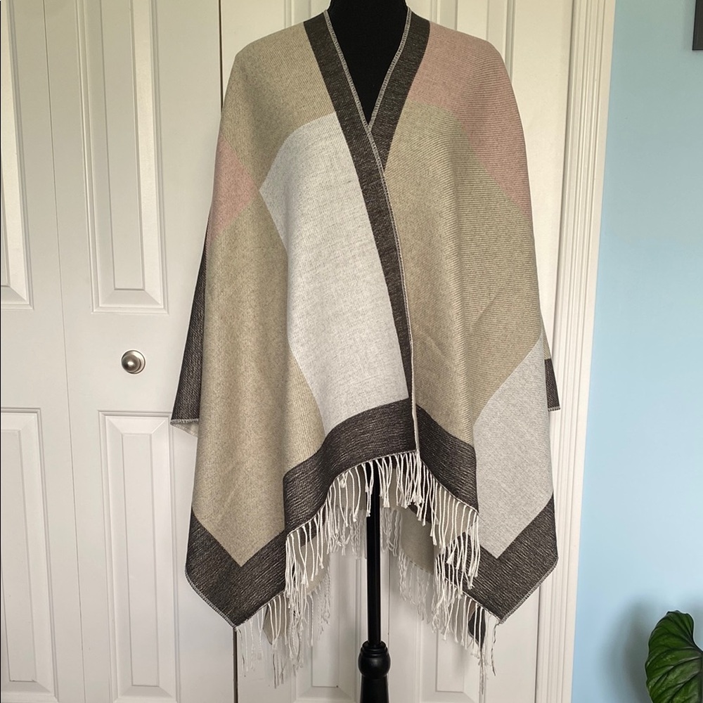 Beautiful Pink Grey And Tan Fringe Shrung Wrap Poncho One Size Fits Most - Picture 6 of 6